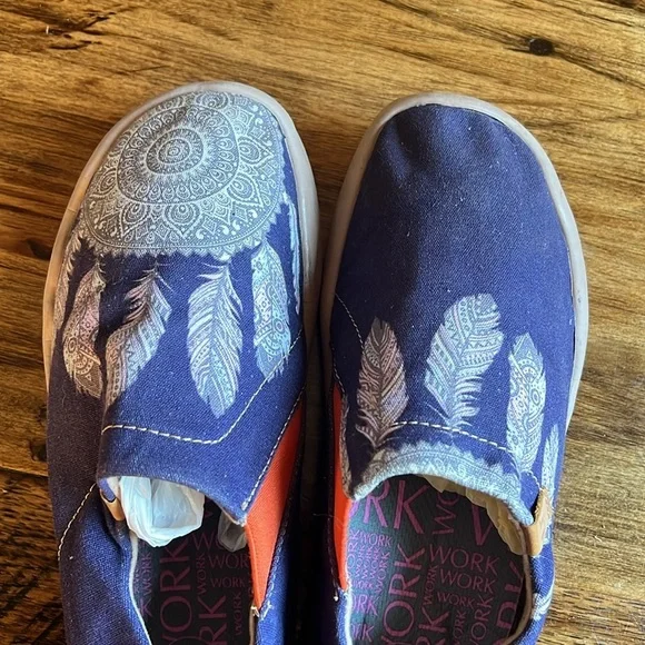 UIN Dreamcatcher Slip-On Shoes - Picture 9 of 13